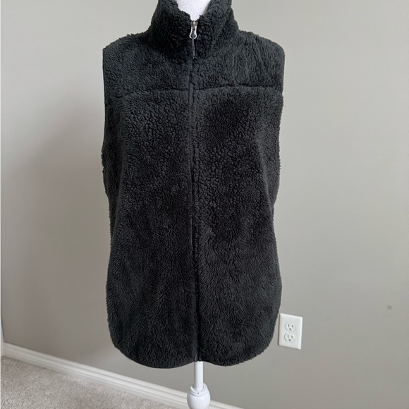 Eddie Bauer Cozy Women’s Dark Grey Sherpa Fleece Vest - Picture 1 of 8